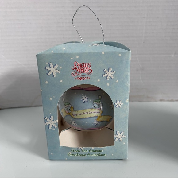 Enesco Precious Moment 2002 glass ball ornament - BABY GIRL’S FIRST CHRISTMAS - Picture 2 of 9